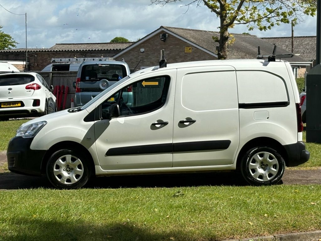 Peugeot Partner 1.6L Professional WJ68JCY White #4