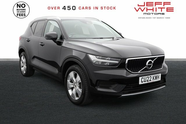 Volvo XC40 T3 Momentum Privacy Black