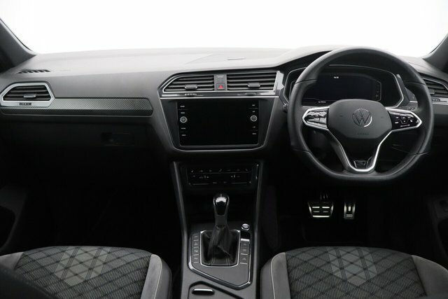 Volkswagen Tiguan Tsi 13Kwh R-line VO23KZJ Black #2