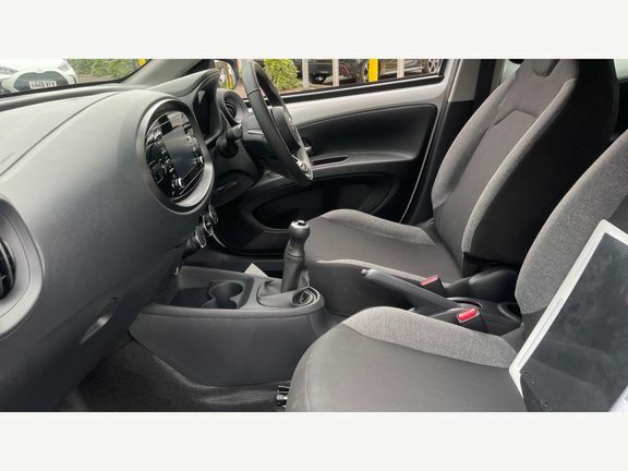 Toyota Aygo X Pure Manual LB73CZU White #5