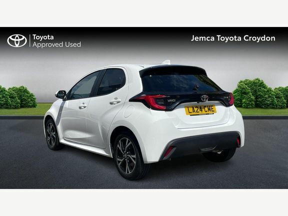Toyota Yaris Design LA24CME White #4
