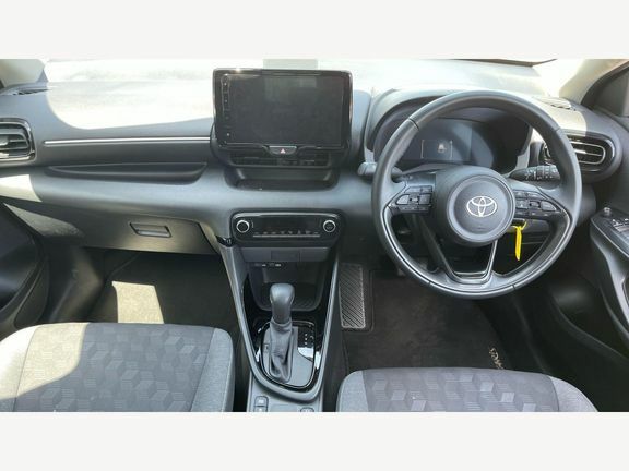 Toyota Yaris Design LA24CME White #6