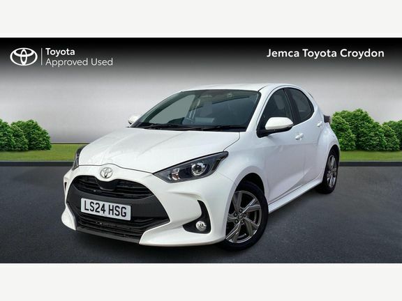 Toyota Yaris Icon White #3