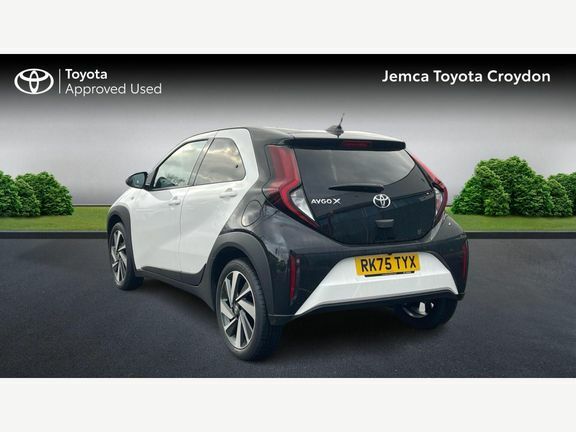 Toyota Aygo X Edge White #4