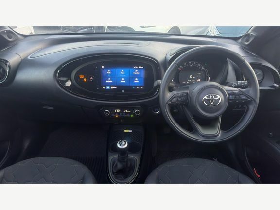 Toyota Aygo X Exclusive M Canvas Roof, Jbl LP72FSV Green #5