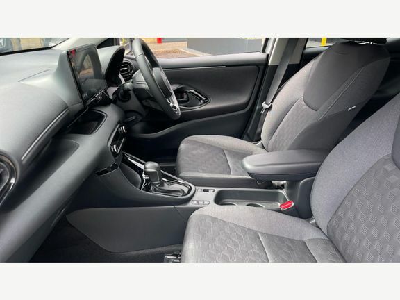 Toyota Yaris Design White #5