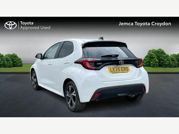 Toyota Yaris Design White #4