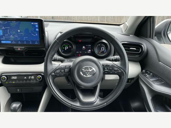 Toyota Yaris Excel LV73JSU White #6