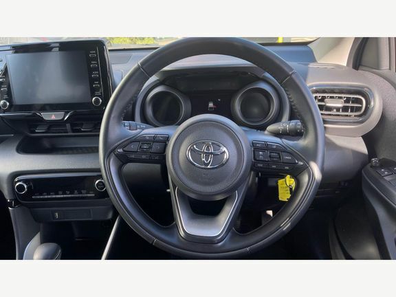 Toyota Yaris Design LB73HNU White #6
