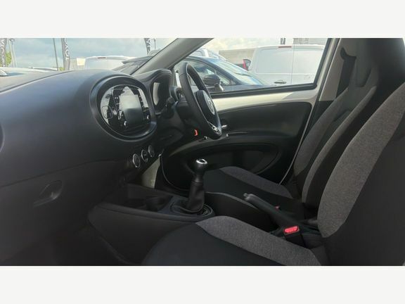 Toyota Aygo X Pure Manual LP73UJR White #5