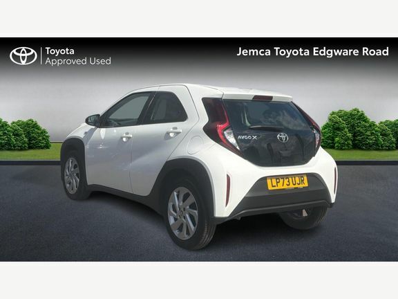 Toyota Aygo X Pure Manual LP73UJR White #4