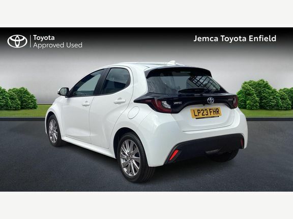 Toyota Yaris Icon LP23FHR White #4