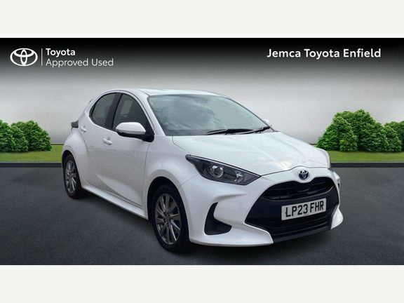 Toyota Yaris Icon White