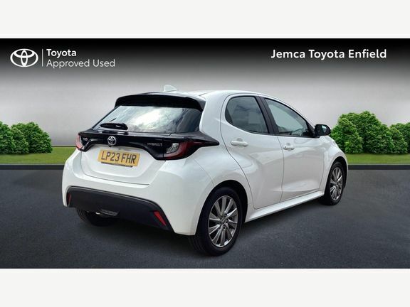 Toyota Yaris Icon LP23FHR White #2