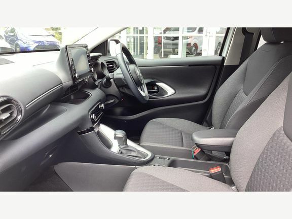 Toyota Yaris Design LP23OWK White #5