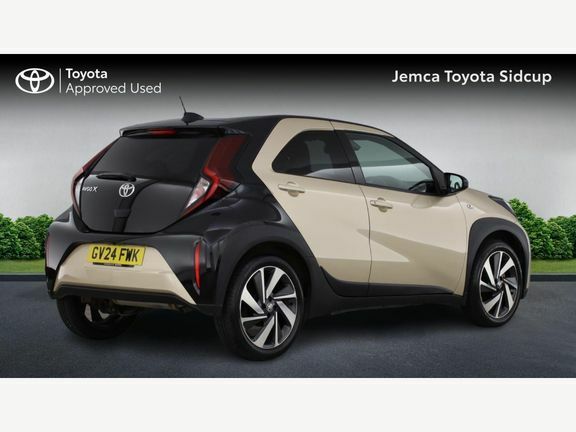 Toyota Aygo X Edge Beige #2