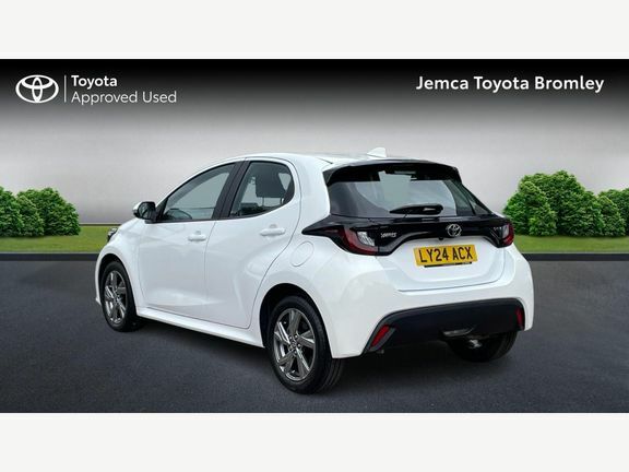 Toyota Yaris Icon LY24ACX White #4