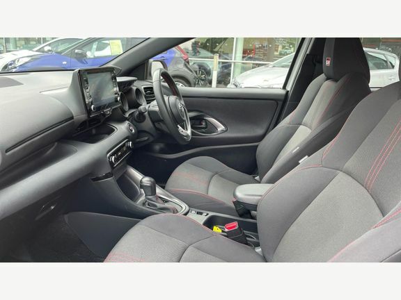 Toyota Yaris Gr Sport LL73RSU White #5