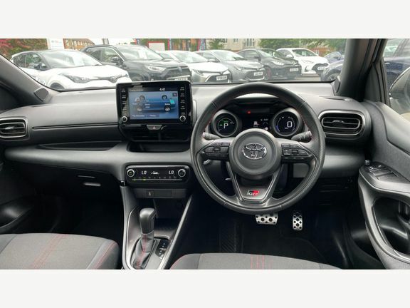 Toyota Yaris Gr Sport LL73RSU White #6