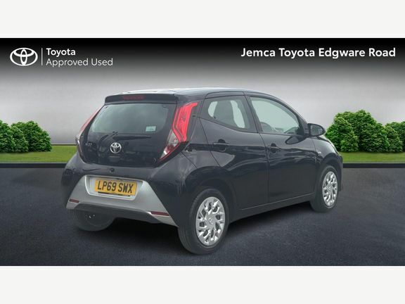 Toyota Aygo X X-play X-shift Black #2