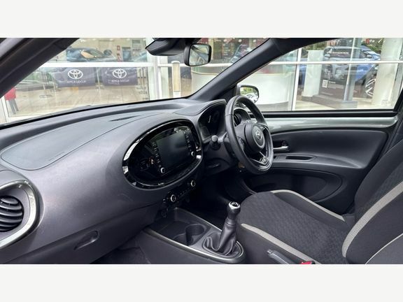 Toyota Aygo X Edge Manual SP23VWW Green #5