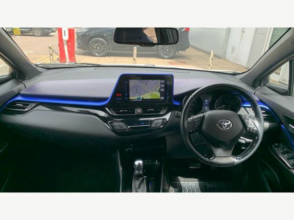 Toyota C-Hr Dynamic 1.8Cvt OY18PXR White #6