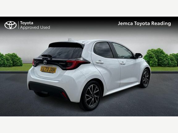 Toyota Yaris Design LL73JXH White #2