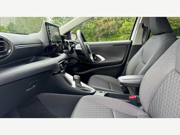 Toyota Yaris Design LL73JXH White #5