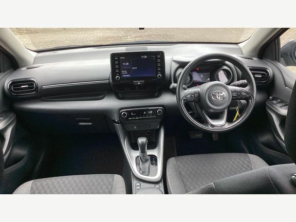 Toyota Yaris Design YP23WCU Black #6