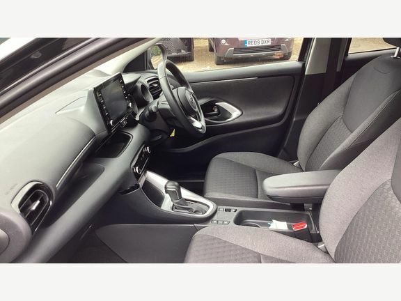 Toyota Yaris Design YP23WCU Black #5