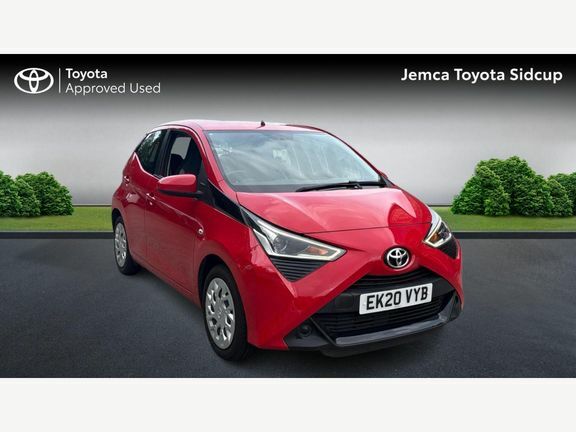 Toyota Aygo X X-play M Red