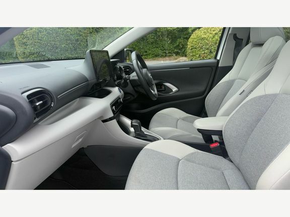 Toyota Yaris Excel Pan RF72CGE White #5