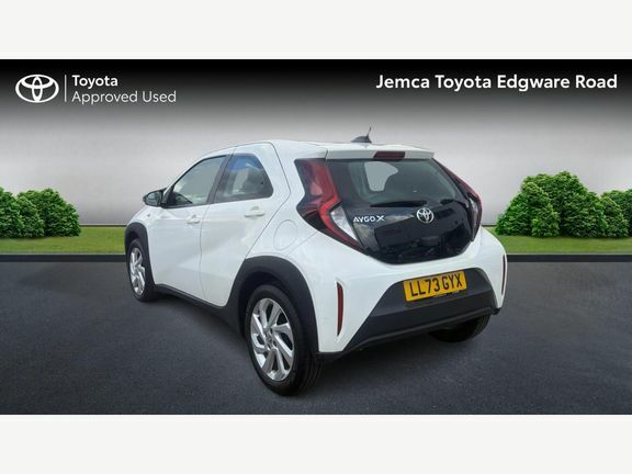 Toyota Aygo X Pure Automatic LL73GYX White #4