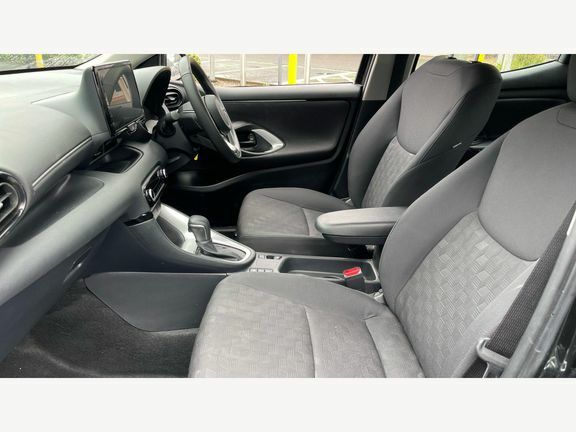 Toyota Yaris Icon HJ75VFG Black #5