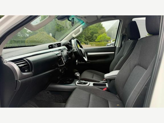 Toyota HILUX Icon Dc 2.4D VK23XZJ White #5