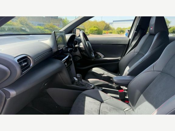 Toyota Yaris Cross 1.5 Vvt-h Gr Sport E-cvt Euro 6 Ss RE73USV White #5