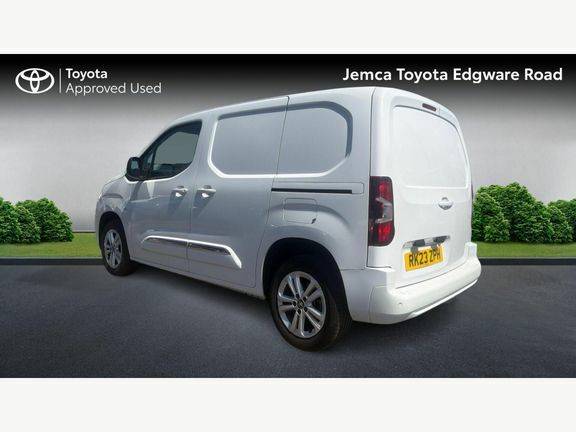 Toyota Proace City Design L1 1.5 130Hp Tb White #4