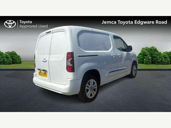 Toyota Proace City Design L1 1.5 130Hp Tb White #2