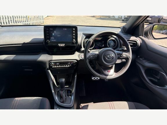 Toyota Yaris Gr Sport LY23CZZ White #6