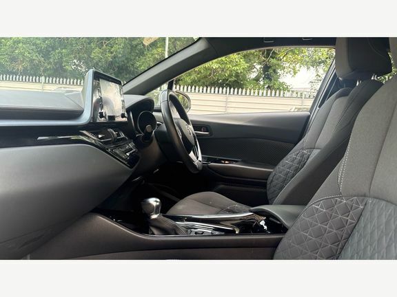 Toyota C-Hr Design 1.8 MK70FXB White #5