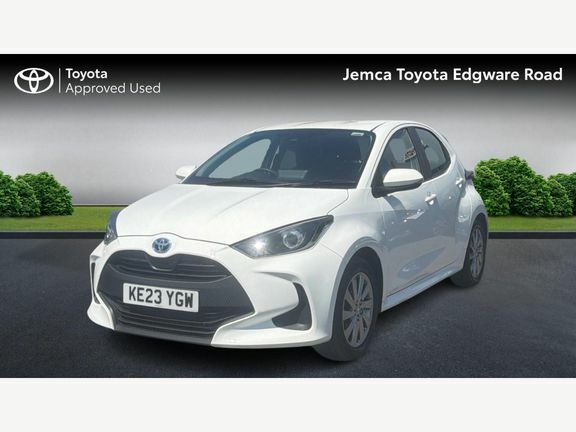 Toyota Yaris Icon White #3