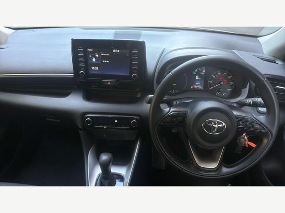 Toyota Yaris Icon White #6