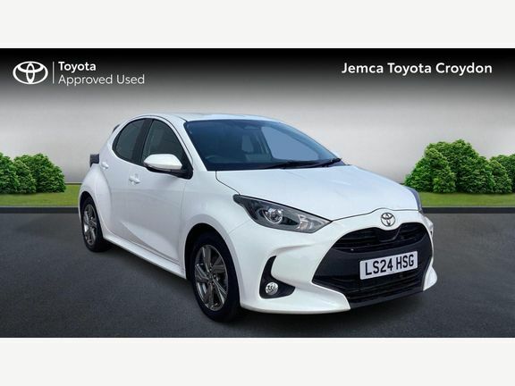 Toyota Yaris Icon White
