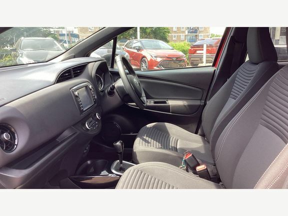 Toyota Yaris Design Red Bi-tone 1.5 Hybrid LY18UPD Red #5
