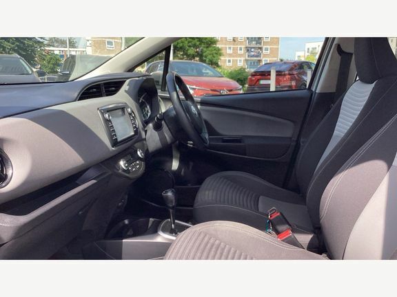 Toyota Yaris 1.5 Vvt-h Icon Tech E-cvt Euro 6 Ss FL19XHF Silver #5