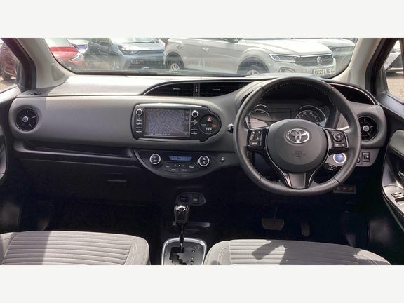 Toyota Yaris Icon Tech 1.5 Hybrid BF68XCZ Red #6