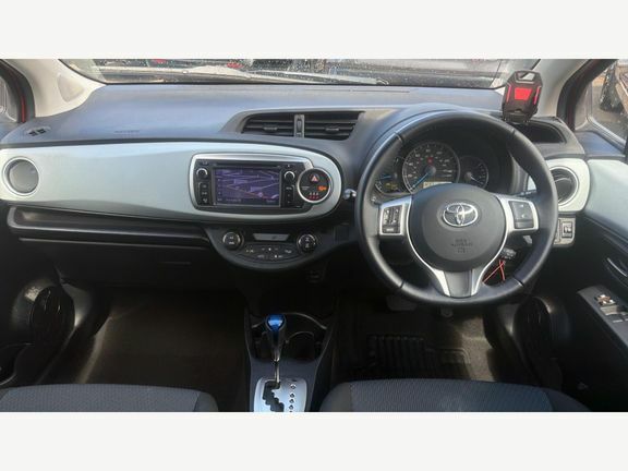 Toyota Yaris Icon 1.5Cvt Tg Red #6