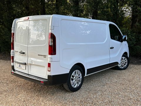 Renault Trafic Sport Nav Sl28 RV70YFD White #2