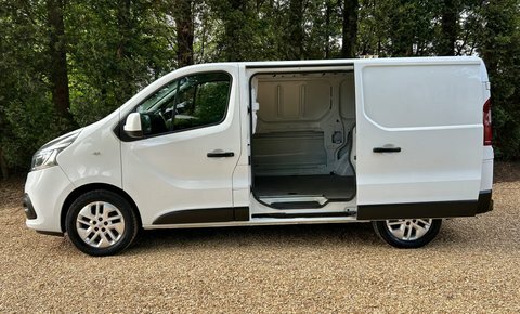 Renault Trafic Sport Nav Sl28 RV70YFD White #3