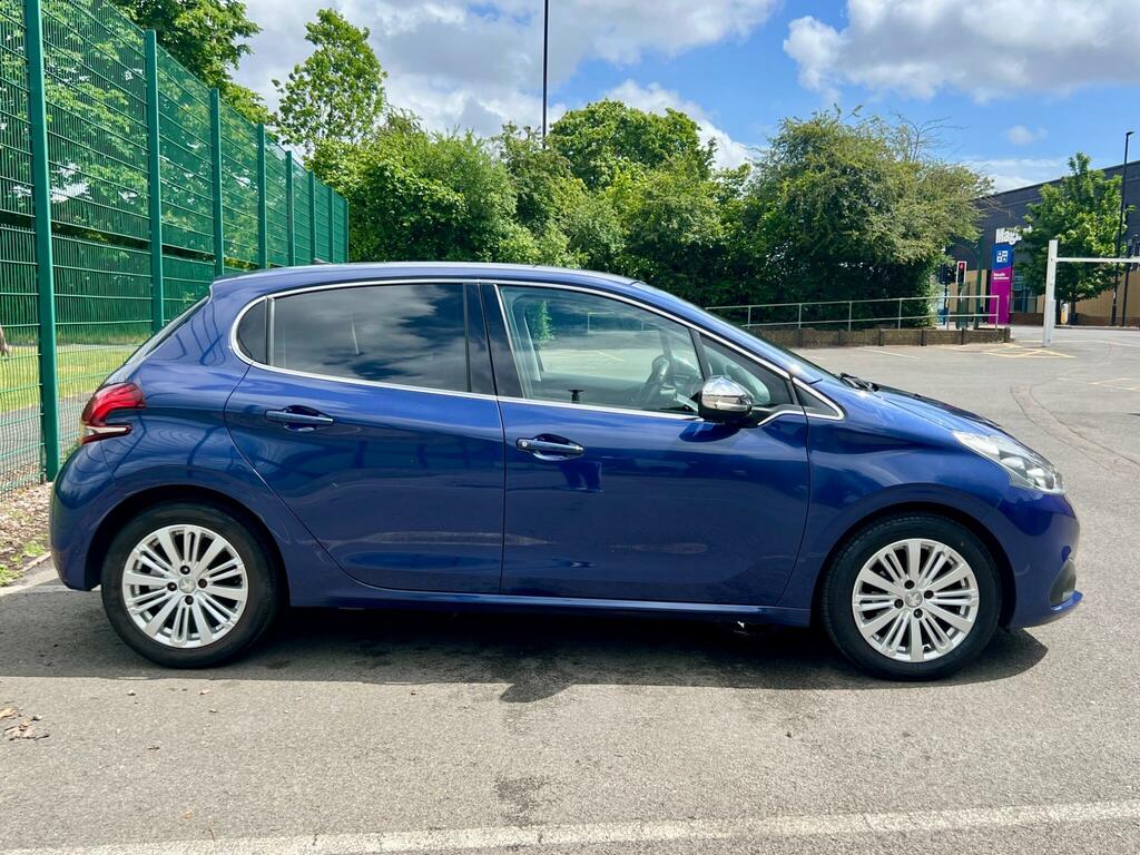 Peugeot 208 Allure Blue #6